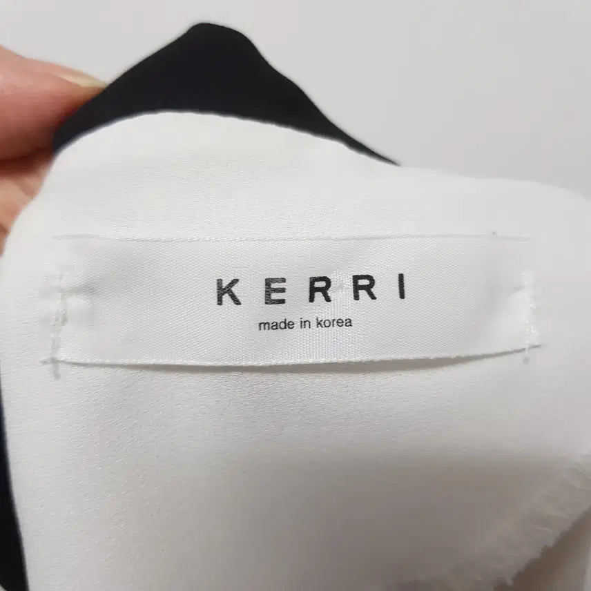 [BUNJANG] KERRI White Blouse / 4846/KERRI 여 free사이즈 화이트블라우스/내옷방