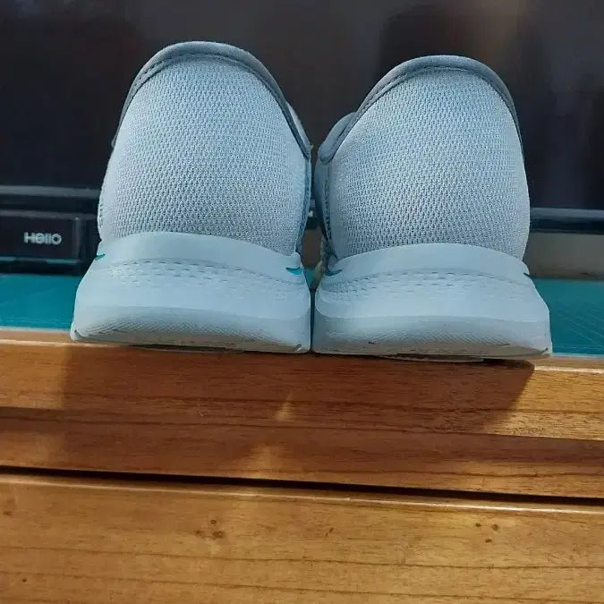 [SOLD OUT] 스케쳐스 고워크 슬립인스 워킹화. 265