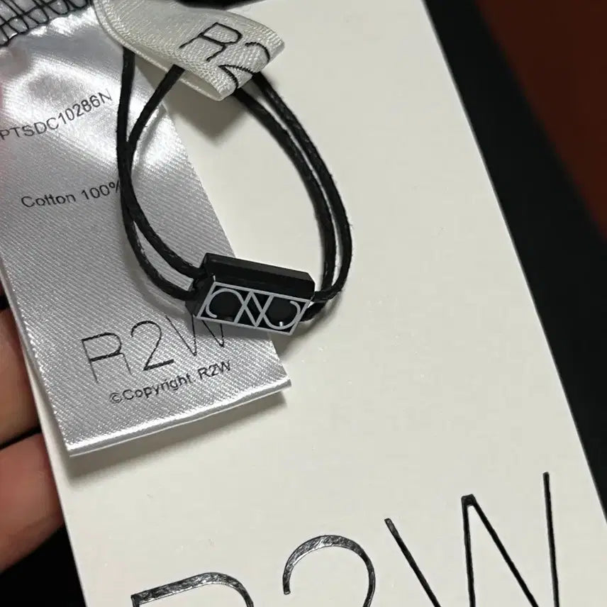 [SOLD OUT] R2W 크롭탑(새상품)