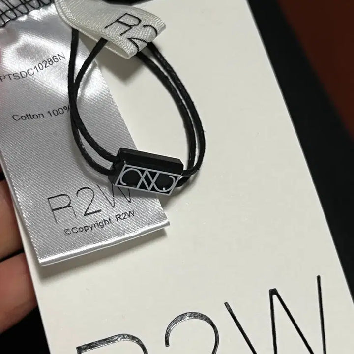 [SOLD OUT] R2W 크롭탑(새상품)