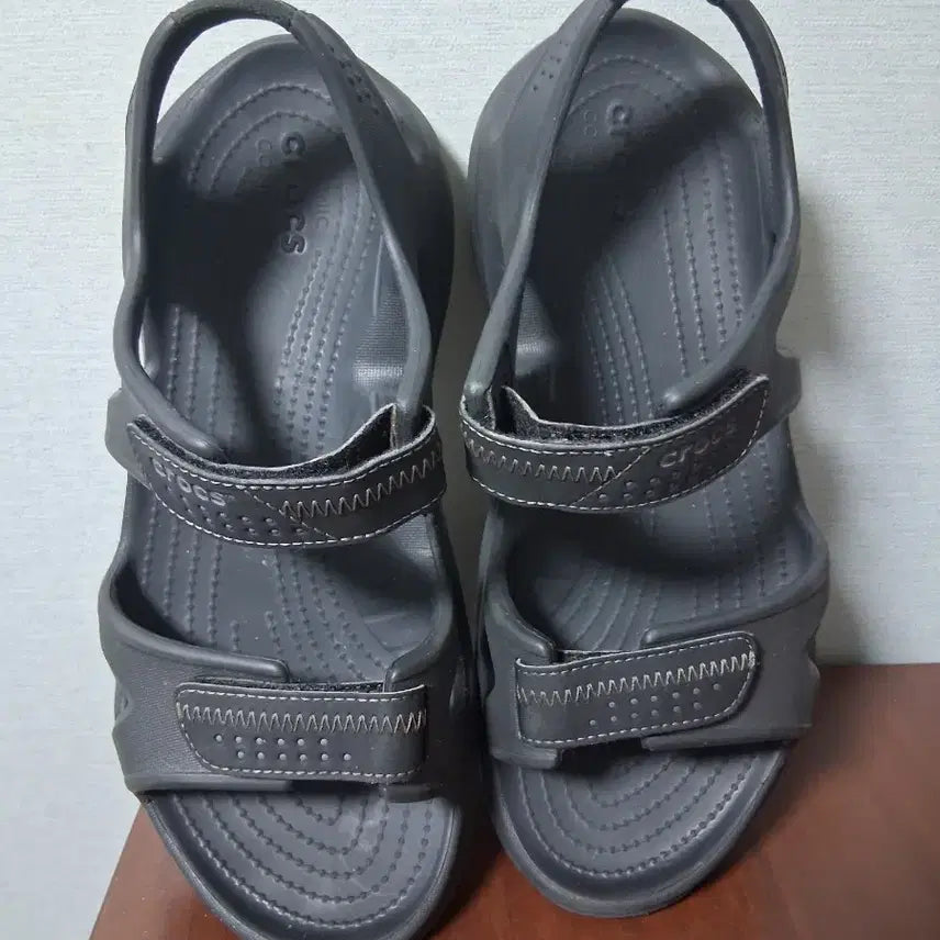 [SOLD OUT] 크록스 남성 샌들 M9 (270)