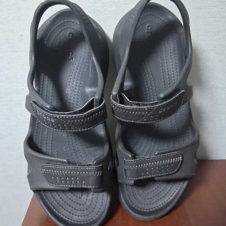 [SOLD OUT] 크록스 남성 샌들 M9 (270)