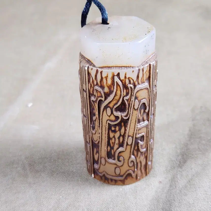 [BUNJANG] Natural Jade Seal with Ancient Carvings / 천연옥에 양각 고대문양을 새인 인장낙관