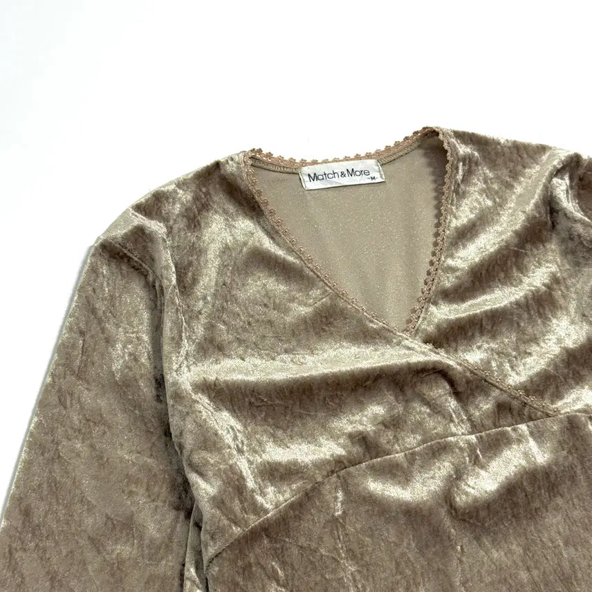 [BUNJANG] MATCH&amp;MORE Velour V-Neck Long Sleeve T-shirt / MATCH&amp;MORE 벨루어 브이넥 긴팔 티셔츠