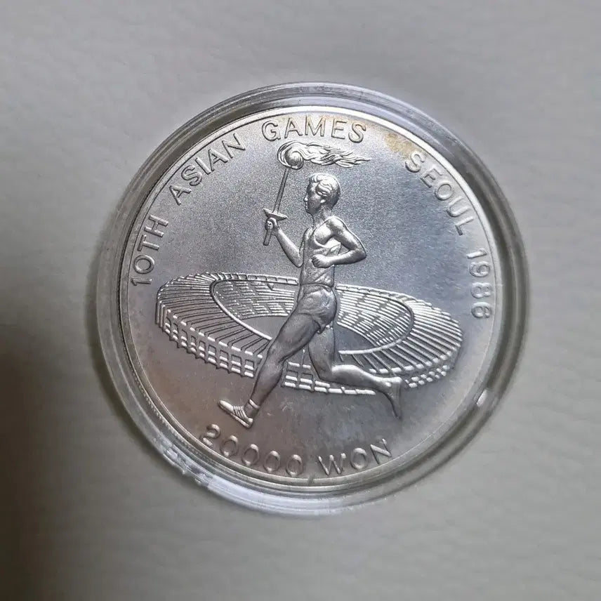 [BUNJANG] 1986 Seoul Asian Games Commemorative Coin / 1986 서울 아시안게임 기념주화 2만원권(성화 주자)