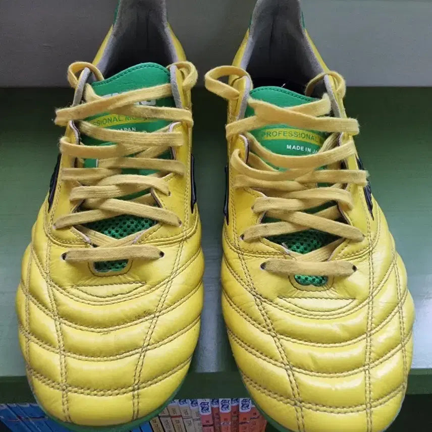 [BUNJANG] Mizuno Yellow Football Boots / 미즈노 모렐리아 옐로우 축구화 made in japan