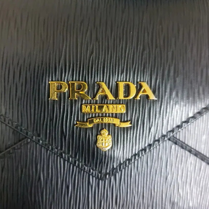 [SOLD OUT] 프라다 사피아노 엔벨롭 장지갑 (정품)