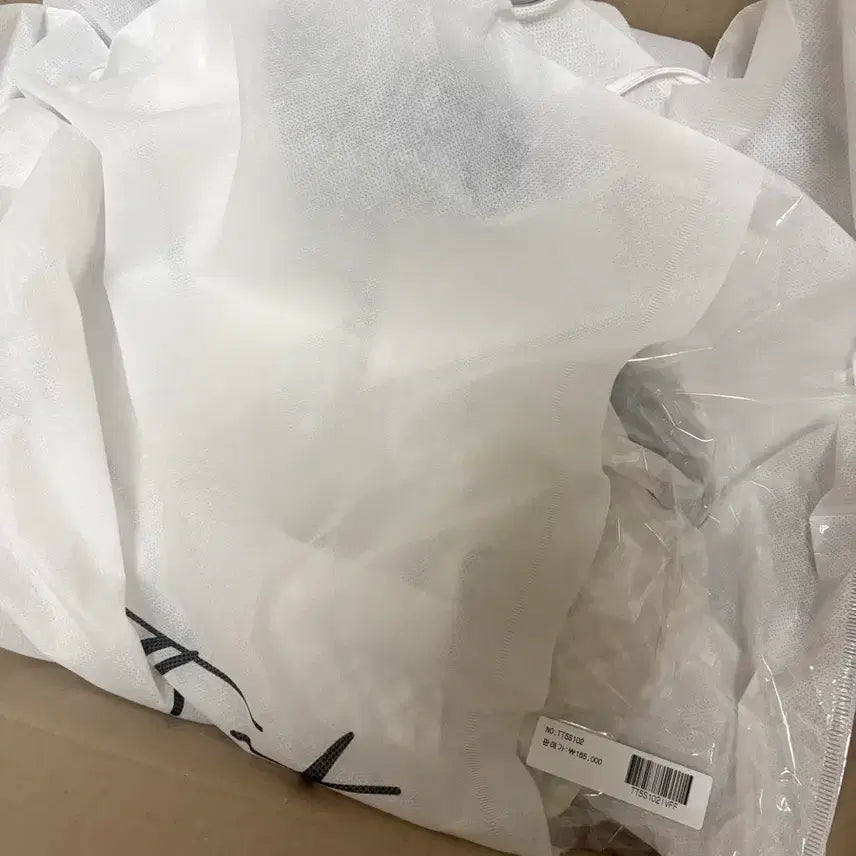 [SOLD OUT] (새상품)더티스 블루베리타르트셔츠 아이보리