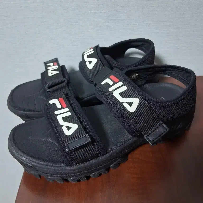 [SOLD OUT] 휠라 여성 샌들 (230)