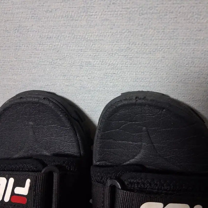 [SOLD OUT] 휠라 여성 샌들 (230)