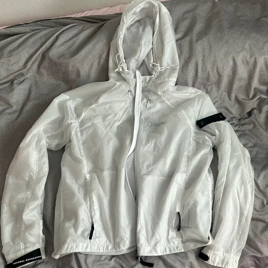 [BUNJANG] National Geographic Windbreaker Jacket XS White / 정품) 내셔널지오그래픽 바람막이 XS 화이트