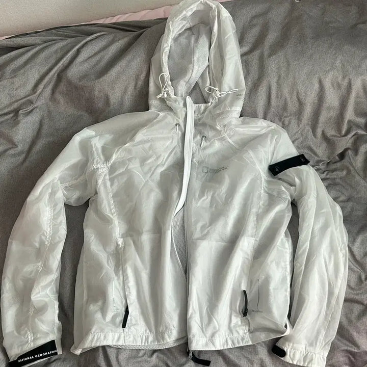 [BUNJANG] National Geographic Windbreaker Jacket XS White / 정품) 내셔널지오그래픽 바람막이 XS 화이트