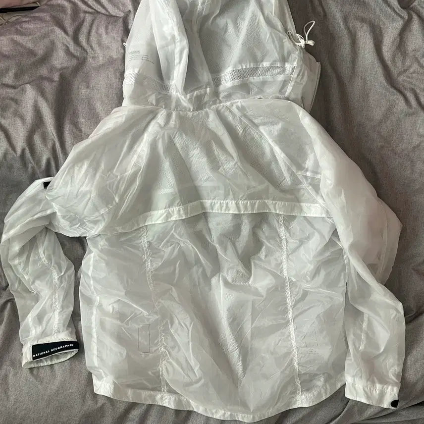 [BUNJANG] National Geographic Windbreaker Jacket XS White / 정품) 내셔널지오그래픽 바람막이 XS 화이트