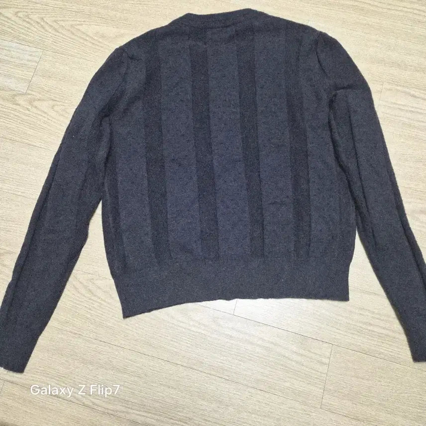 [BUNJANG] ORDINARY Navy Floral Embroidered Cardigan / ORDINARY 꽃 자수 네이비 가디건