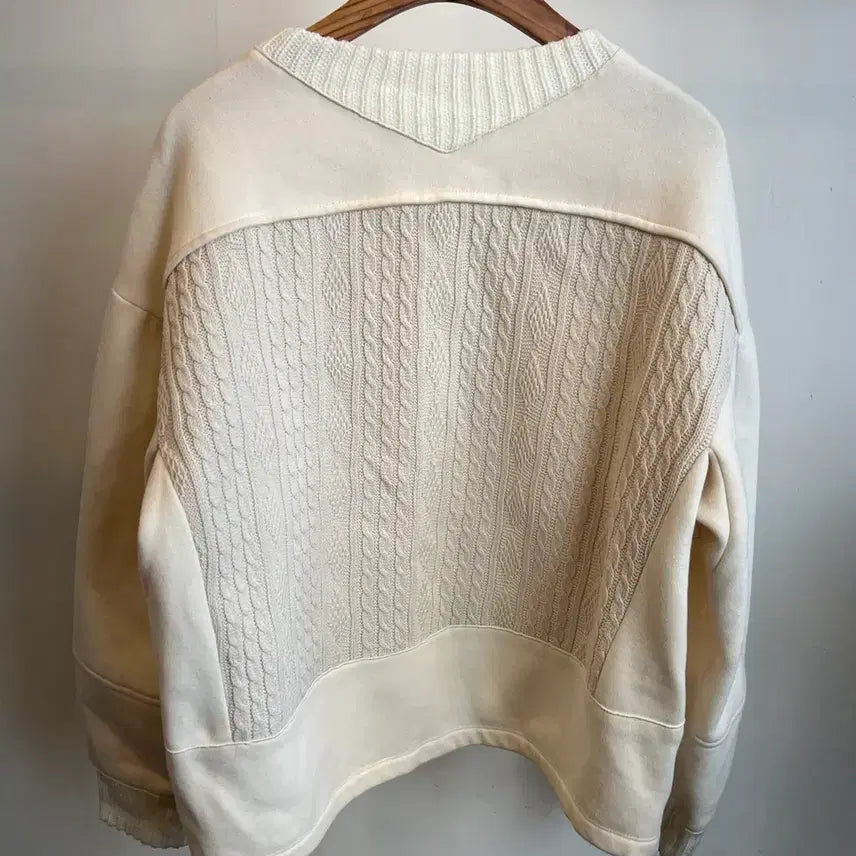[BUNJANG] Mine Ivory Knit Detail Sweatshirt / 마인 맨투맨(정품)