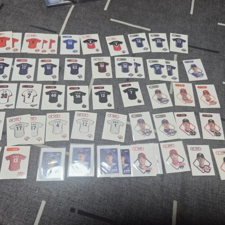 [BUNJANG] Anime &amp; Cartoon Sticker Collection / 띠부띠부씰 띠부씰 아톰 짱구 코난 원피스 쿠키런 디지몬 최애의아이
