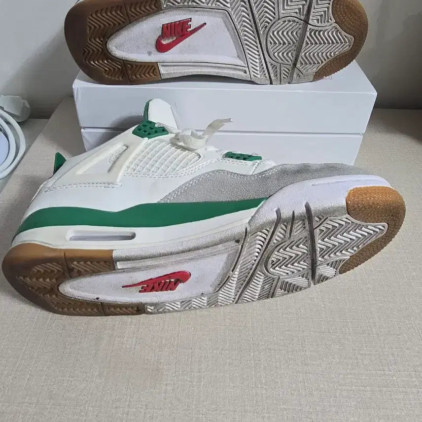 [BUNJANG] Nike Jordan 4 SB Sneakers / 나이키 조던 4 SB