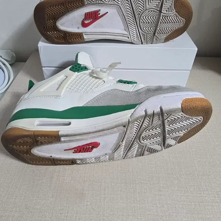 [BUNJANG] Nike Jordan 4 SB Sneakers / 나이키 조던 4 SB