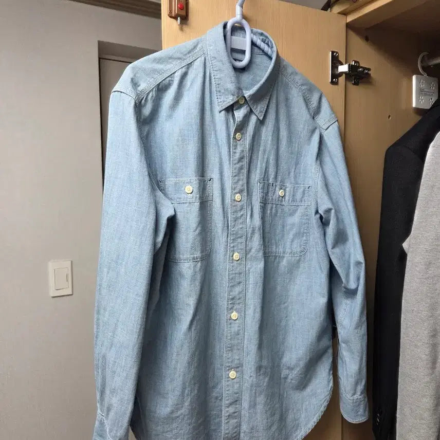 [SOLD OUT] 유니클로 샴브레이 워크 셔츠 M