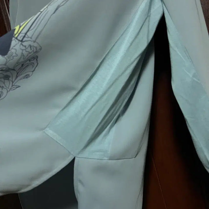 [BUNJANG] Latt By T Round Neck Top / 래트바이티 라운드넥 탑