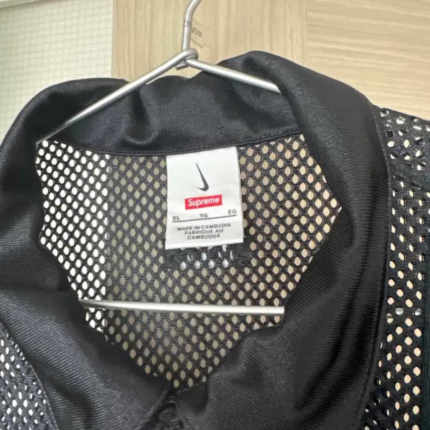 [SOLD OUT] 슈프림 나이키 메쉬 셔츠 블랙 XL