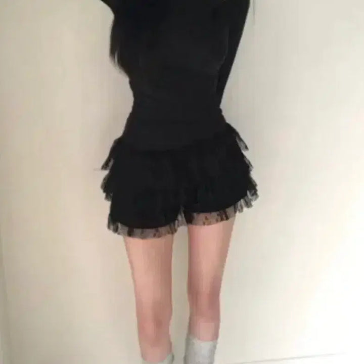 [BUNJANG] D.S.O.R Newd Vera Lace Ruffle Skirt (Black) / 딧소어 뉴드 베라 레이스 캉캉 스커트 (블랙)