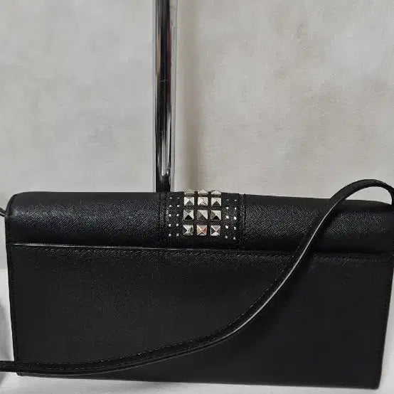 [BUNJANG] Michael Kors Studded Shoulder Bag / 마이클코어스 블랙 스터드 숄더백