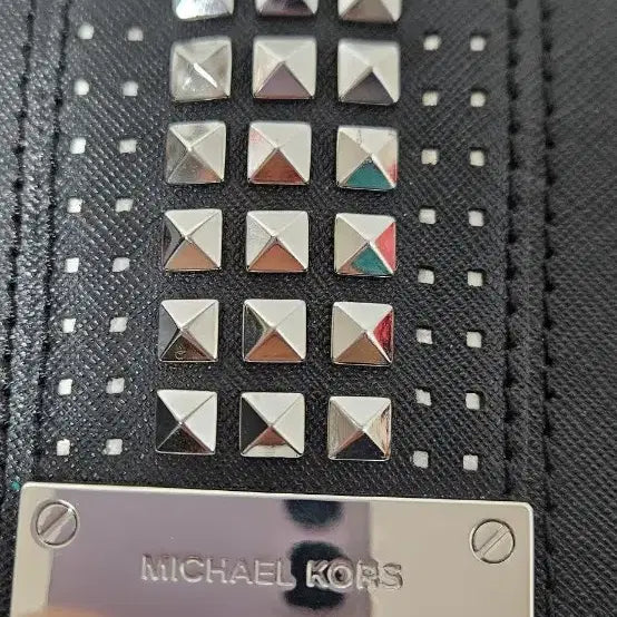 [BUNJANG] Michael Kors Studded Shoulder Bag / 마이클코어스 블랙 스터드 숄더백