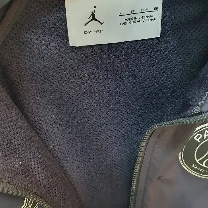 [BUNJANG] Nike Paris Saint-Germain Jordan Dri-FIT Anthem Jacket / 나이키와파리생제르맹 조던드라이핏 앤썸재킷