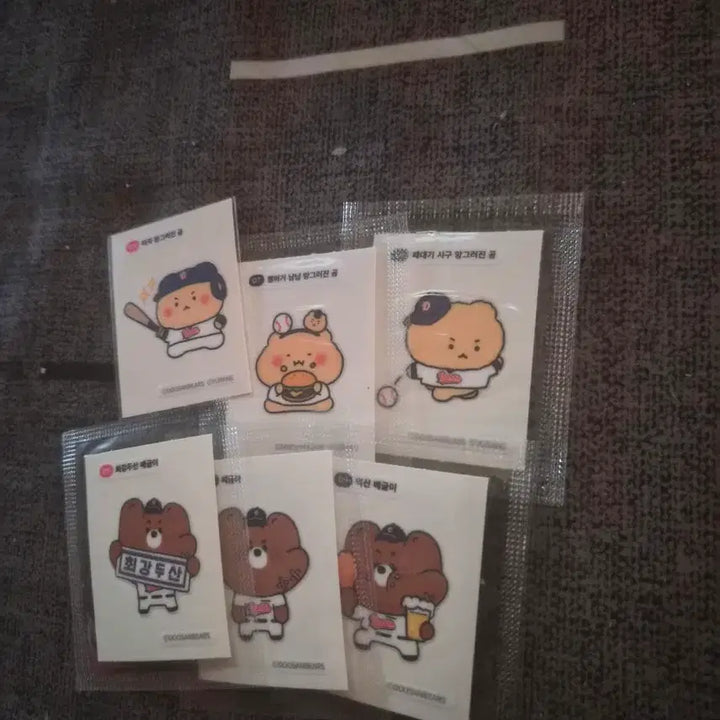 [BUNJANG] Manggeureojin Gom Doosan Manggom Ttibuseel Sticker Bundle Set / 일괄 망그러진곰 두산 망곰 띠부씰 띠부띠부씰