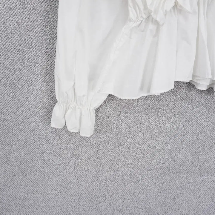 [BUNJANG] Casual Frill Waist Banding Blouse / 여성 캐주얼 프릴 허리밴딩 바스락 블라우스 free