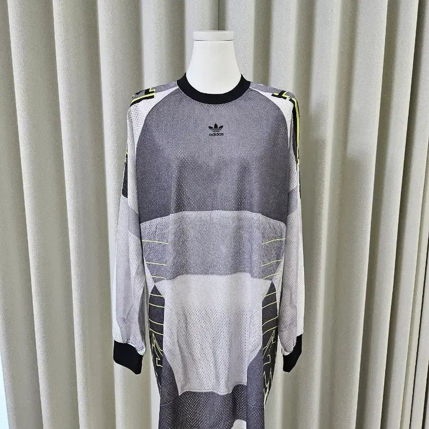 [BUNJANG] Adidas Adilenium Season 2 Oversized Graphic Mesh Long Sleeve T-Shirt / 아디다스 아딜레늄 시즌 2 오버사이즈 그래픽 메쉬 롱슬리브 긴팔티
