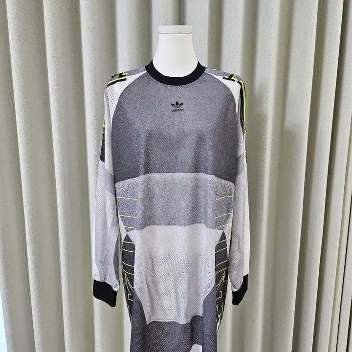 [BUNJANG] Adidas Adilenium Season 2 Oversized Graphic Mesh Long Sleeve T-Shirt / 아디다스 아딜레늄 시즌 2 오버사이즈 그래픽 메쉬 롱슬리브 긴팔티