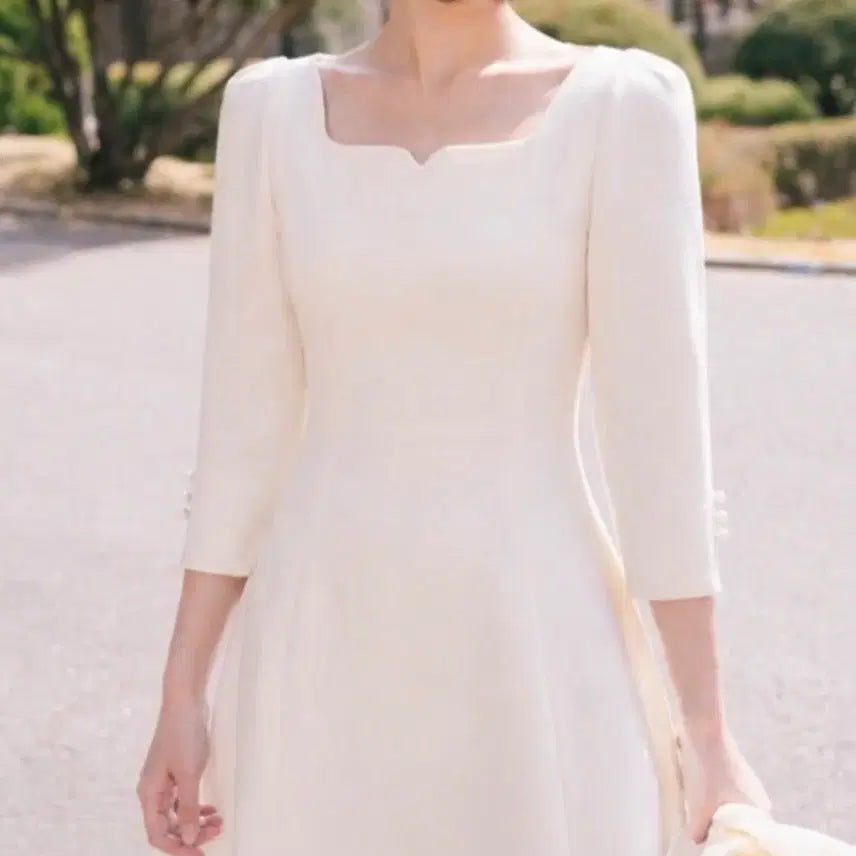 [BUNJANG] Flohm Cocktail Heart Neck Ivory Dress / 플로움 칵테일 하트넥 아이보리