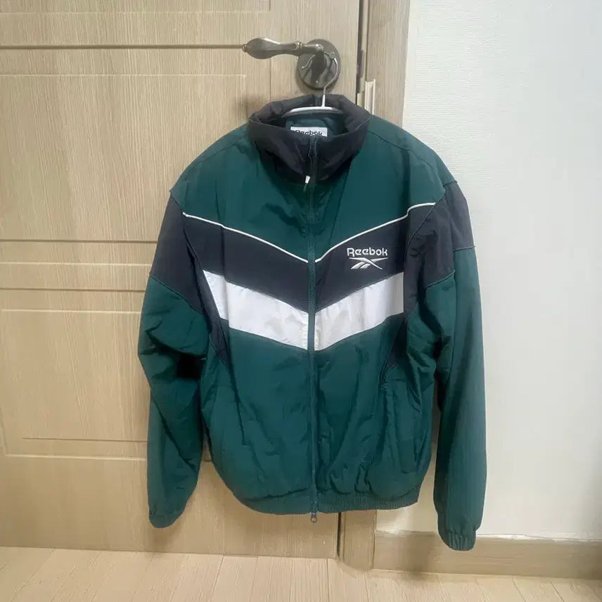 [BUNJANG] Reebok Windbreaker Jacket Green / 리복 바람막이 그린
