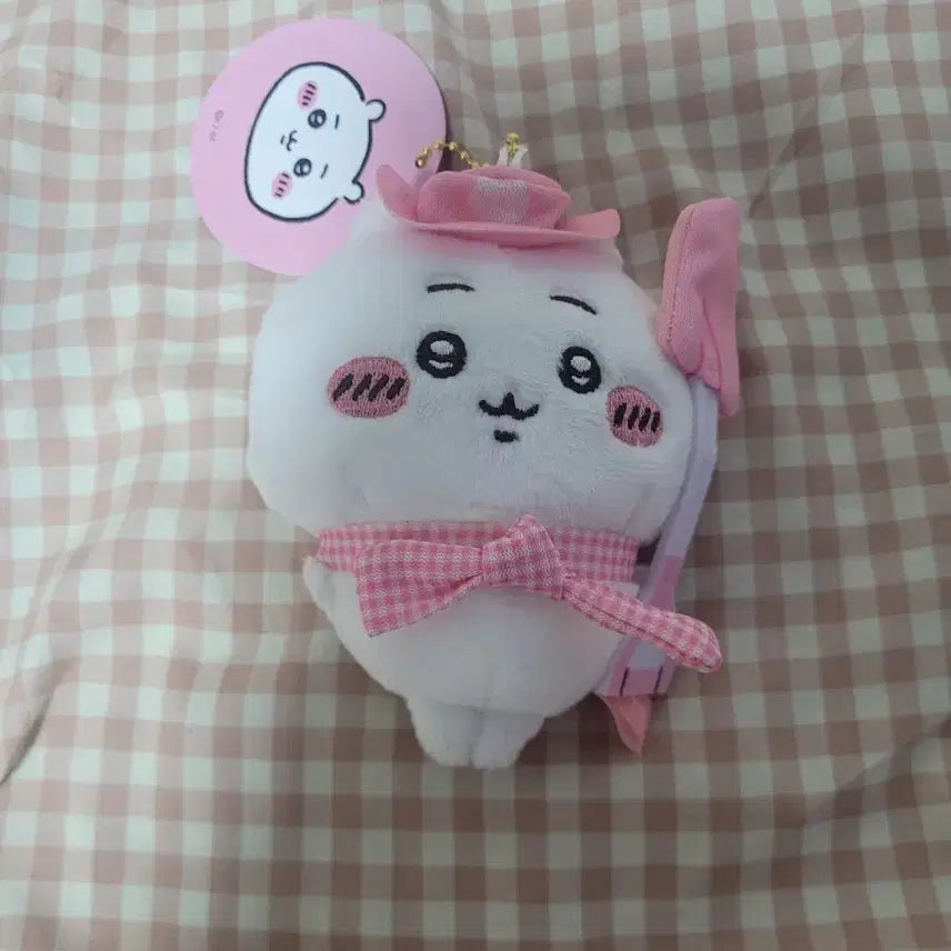 [BUNJANG] Chiikawa Pink Hat Doll Keychain / 치이카와 인형 키링 핑크색 모자
