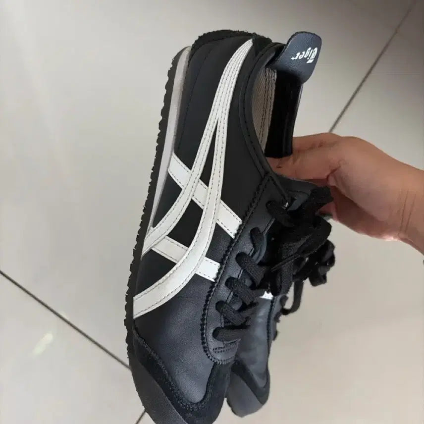 [SOLD OUT] (245) 오니츠카타이거 멕시코66 블랙