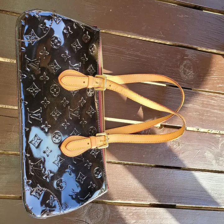 [BUNJANG] LV Black Enamel Shoulder Bag / LV 가방