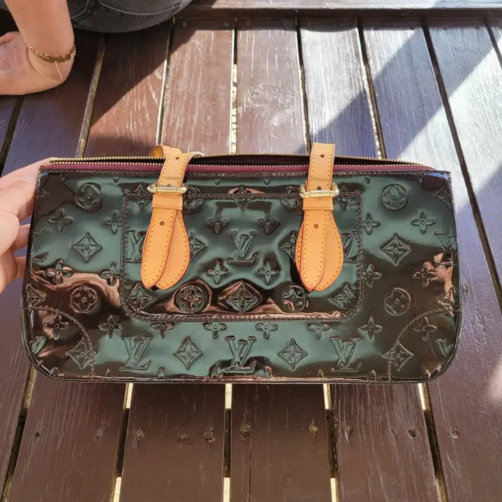 [BUNJANG] LV Black Enamel Shoulder Bag / LV 가방