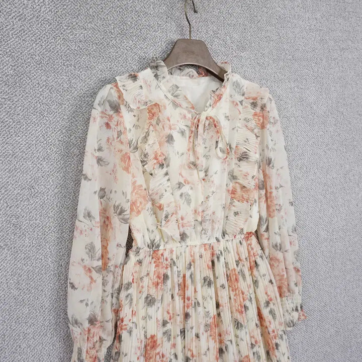 [BUNJANG] Floral Pleated Chiffon Dress / 여성 프릴넥 플라워 플리츠 쉬폰 원피스 free