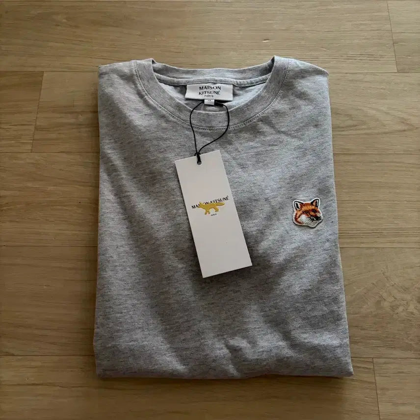 [BUNJANG] Maison Kitsune Gray T-shirt (Women) XS / 메종키츠네 그레이반팔 우먼Xs
