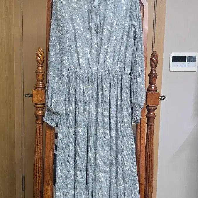 [BUNJANG] CHICHERA Floral Print Pleated Long Chiffon Dress / 잔꽃패턴 쉬폰 플리츠 롱 원피스(55-66)