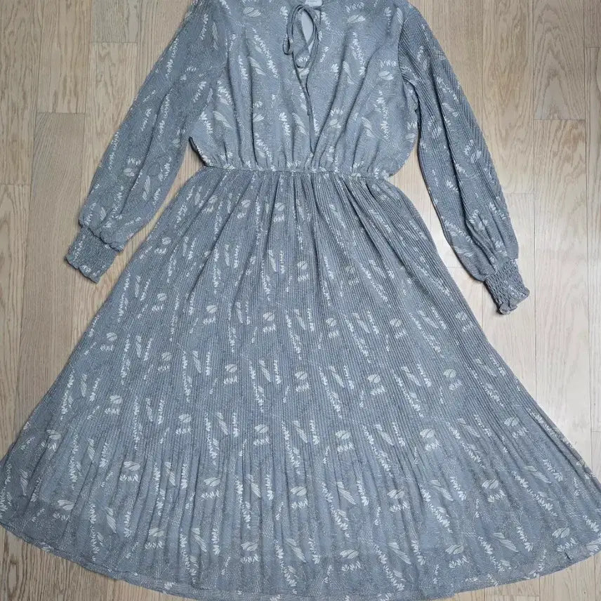 [BUNJANG] CHICHERA Floral Print Pleated Long Chiffon Dress / 잔꽃패턴 쉬폰 플리츠 롱 원피스(55-66)