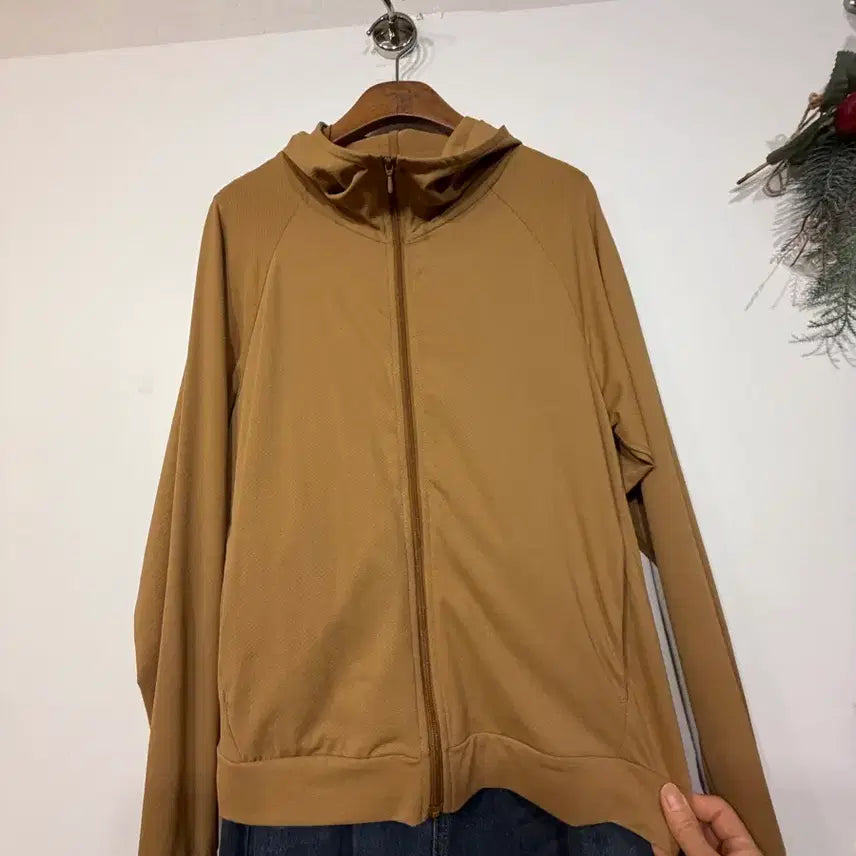 [BUNJANG] Uniqlo Training Hooded Zip-up (Size 66) / 유니클로 트레이닝 후드집업        싸이즈 :  66넉넉