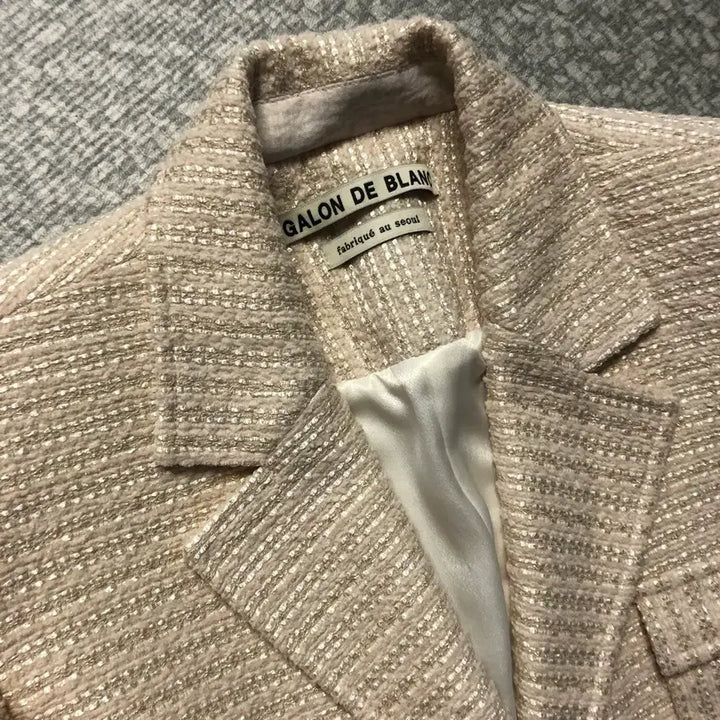 [BUNJANG] Galon de Blanc Pearl Embellished Tweed Jacket / 갈롱드블랑 진주 보석 쥬얼 단추 트위드 자켓 올드머니룩