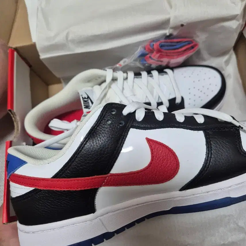 [BUNJANG] Nike Dunk Low Seoul Sneakers / 나이키 덩크 로우 서울 290  여분끈 포함