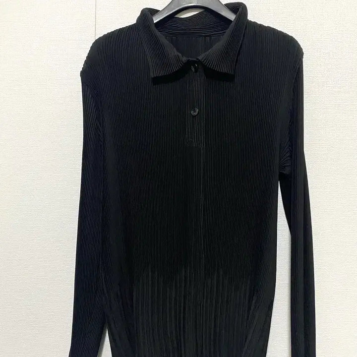 [SOLD OUT] 플리츠미 버튼 카라 블라우스 24SS