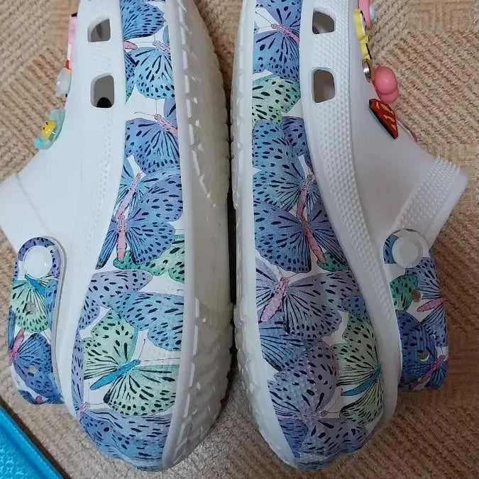 [BUNJANG] Crocs Classic Crush Butterfly Clog Sandals / 크록스 정품 클래식 크러쉬 샌들.W8. 250