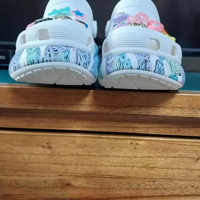 [BUNJANG] Crocs Classic Crush Butterfly Clog Sandals / 크록스 정품 클래식 크러쉬 샌들.W8. 250