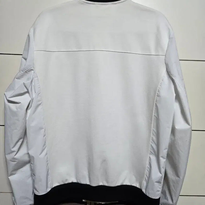 [SOLD OUT] 디스커버리 남성 화이트 항공점퍼 봄버자켓